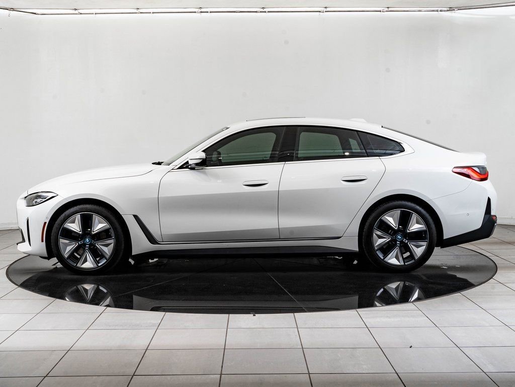 Used 2023 Alpine White BMW eDrive40 image 5