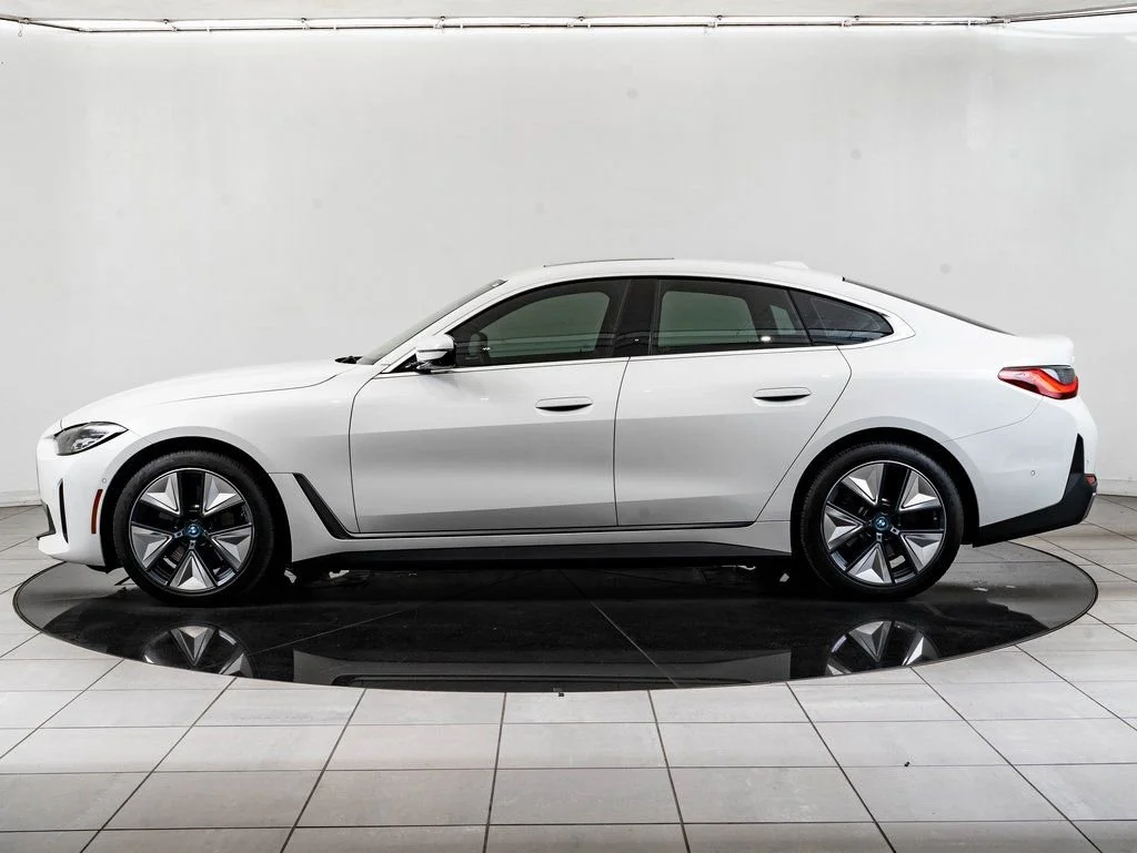 Used 2023 Alpine White BMW eDrive40 image 5