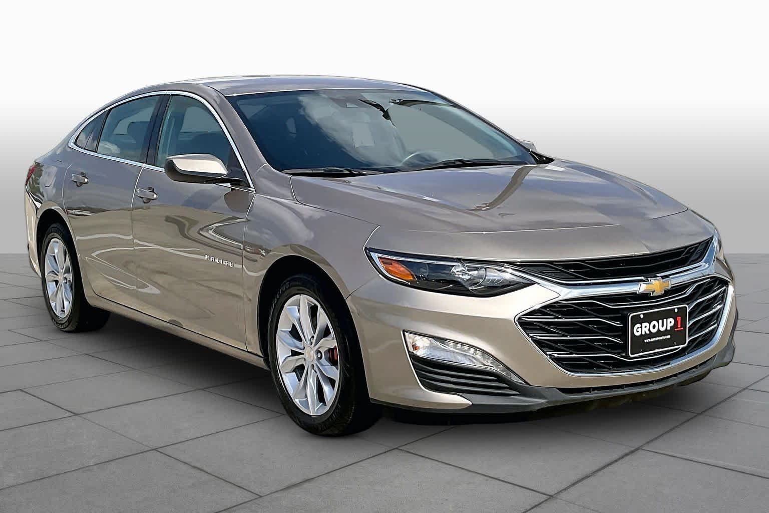 Used 2023 Mineral Gray Metallic Chevrolet LT image 3