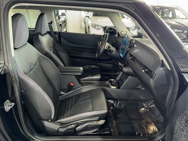 Used 2025 Midnight Black MINI Iconic image 10