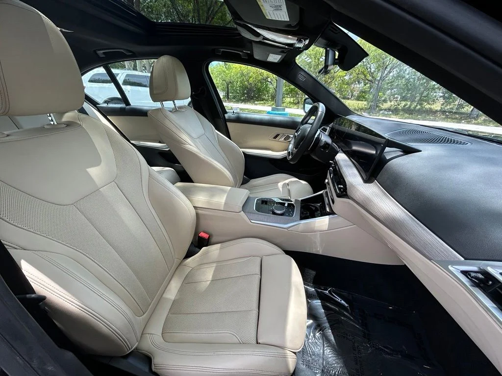 Used 2025 Black BMW 330i image 30
