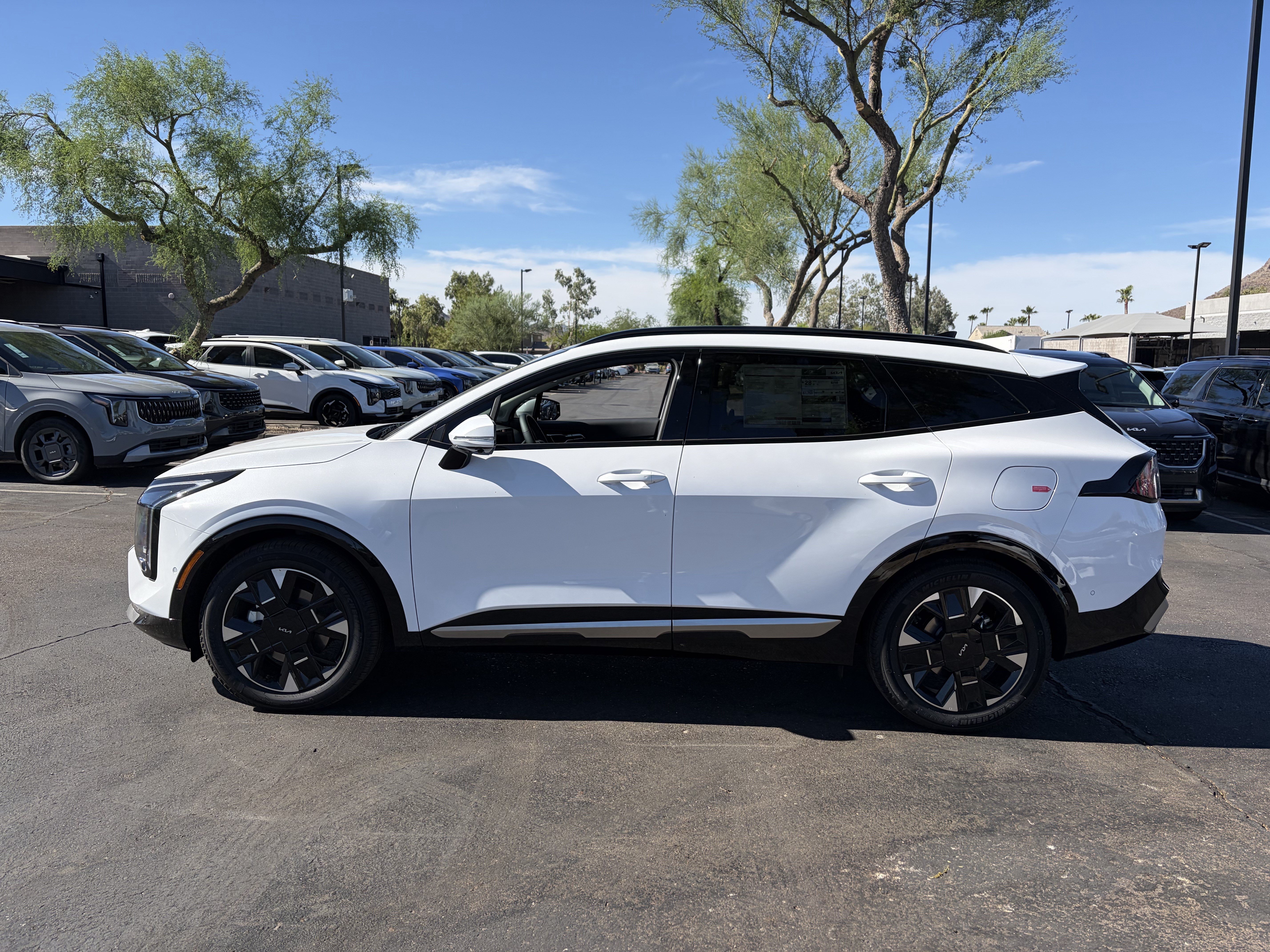 New 2026 Glacial White Pearl Kia SX Prestige image 5