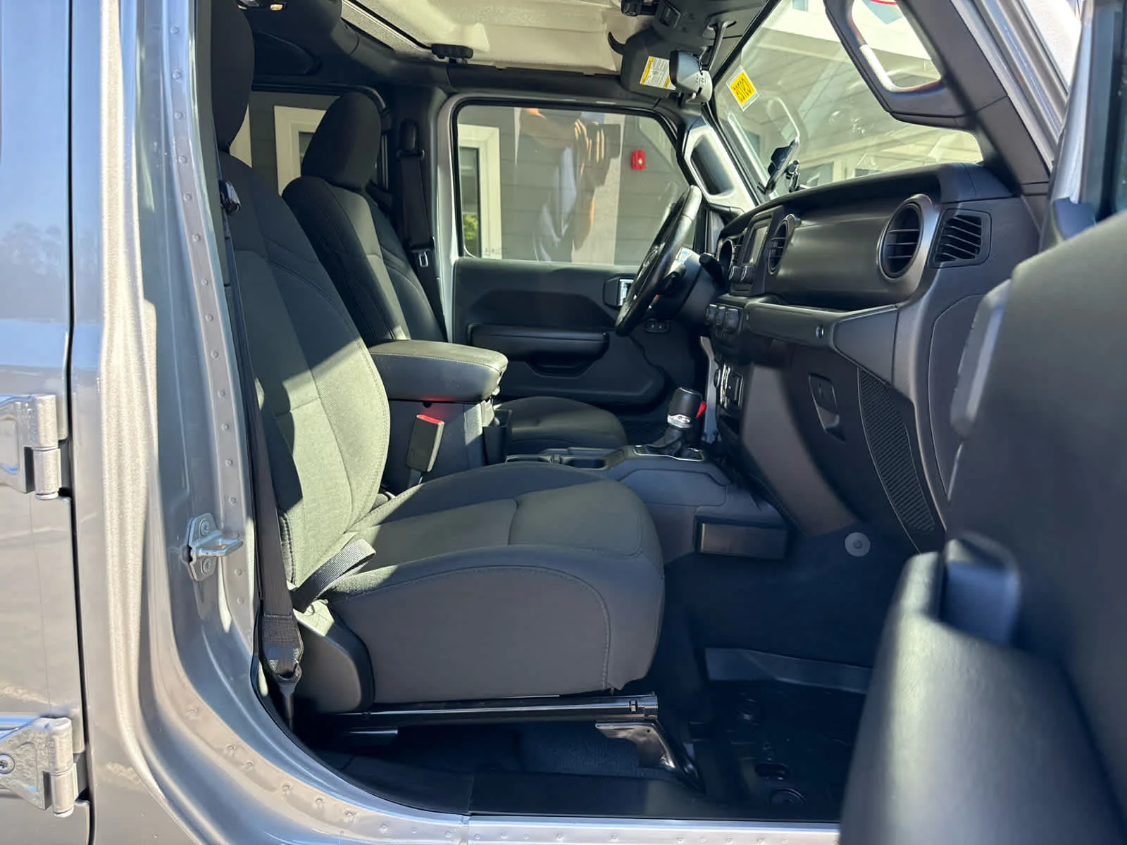 Used 2020 Billet Silver Metallic Clearcoat Jeep Sport S image 16