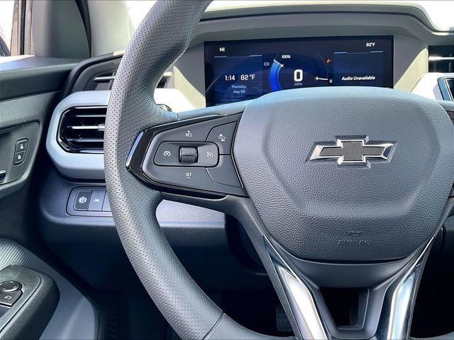 New 2027 Summit White Chevrolet LT image 19