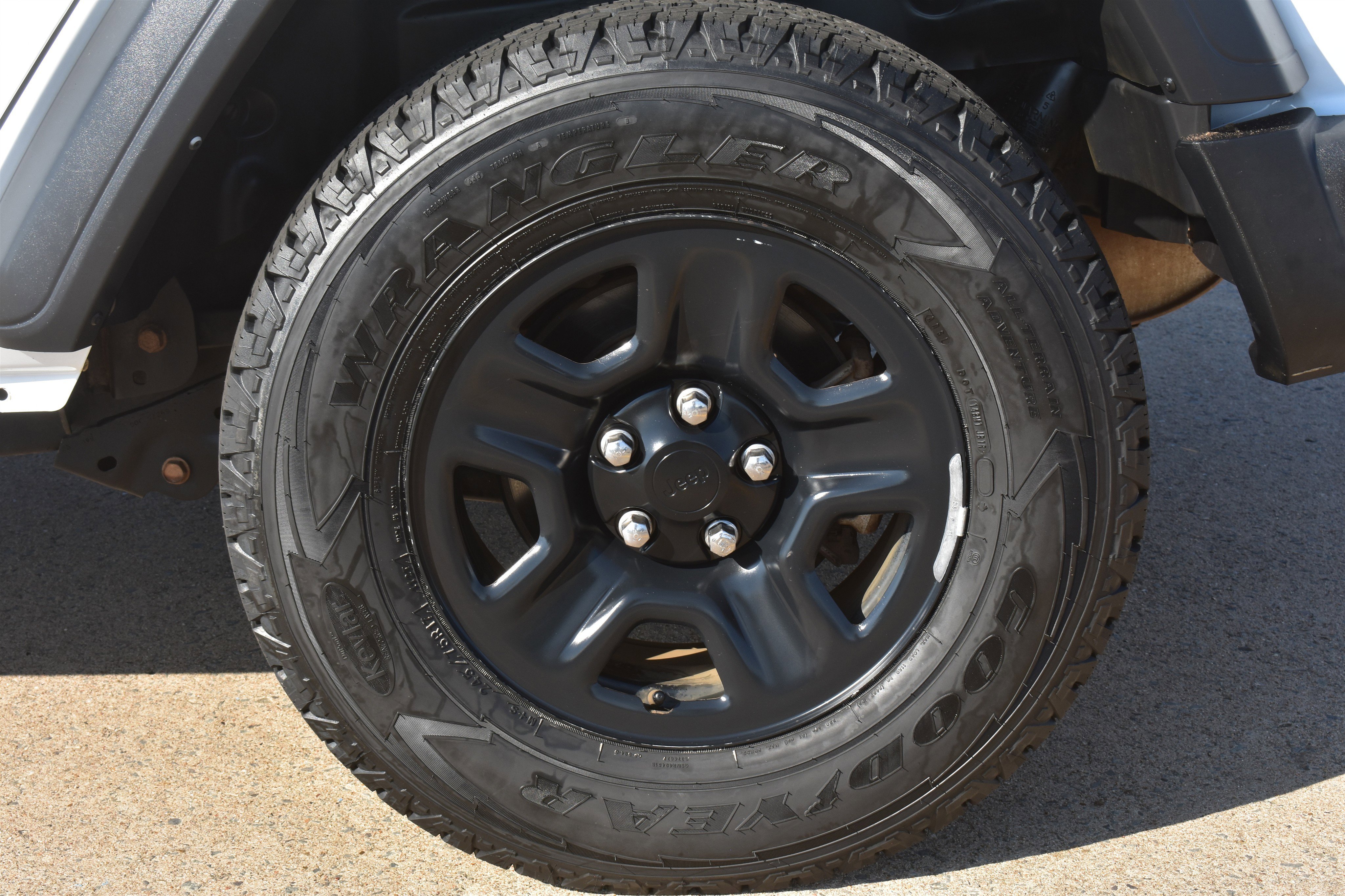 2023 Jeep Wrangler 4-Door Sport - Photo 9