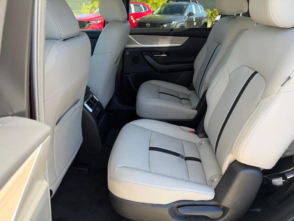 New 2026 Artisan Red Premium Mazda 3.3 Turbo Premium image 11