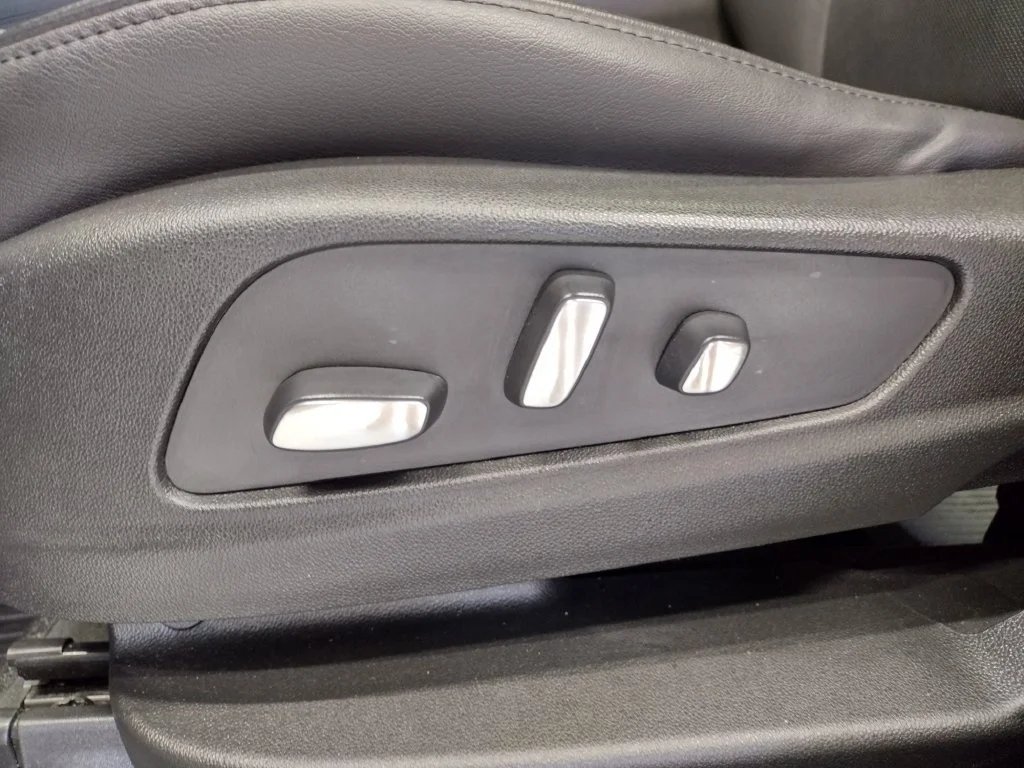 Used 2019 Black Cadillac Luxury image 40