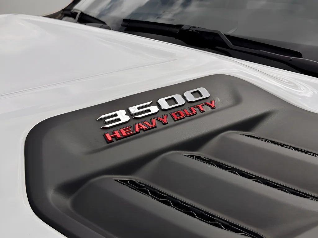Used 2025 White Ram Laramie image 29