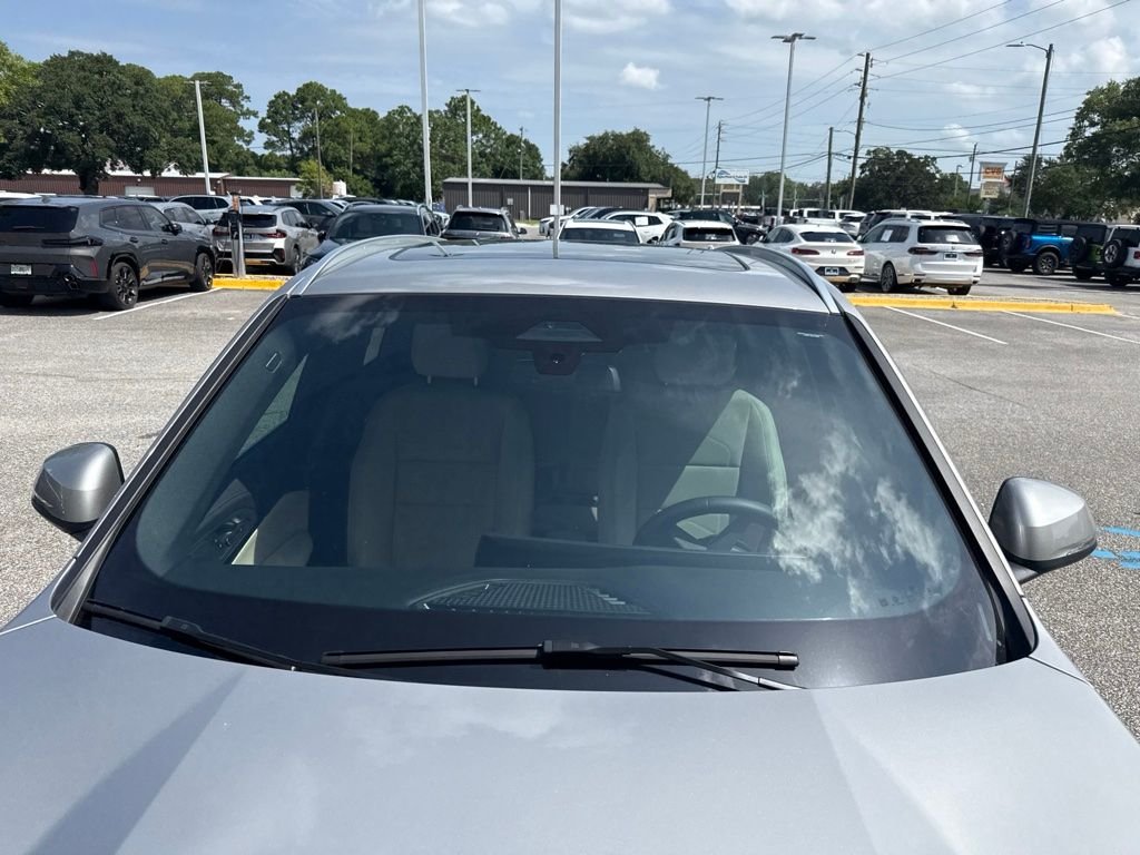 Used 2025 Silver BMW xDrive28i image 12