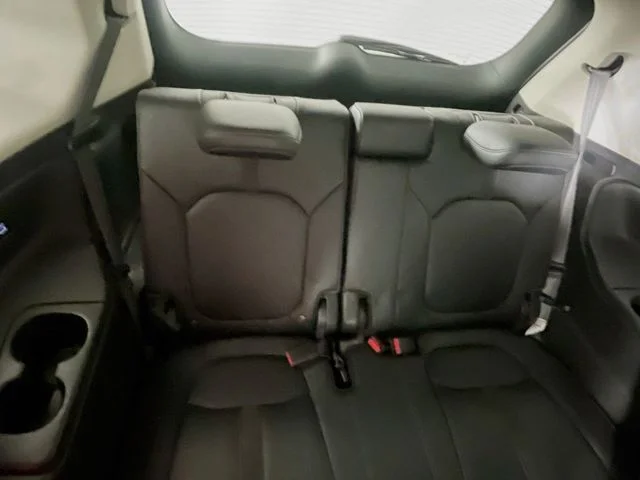 Used 2023  Honda EX-L image 4