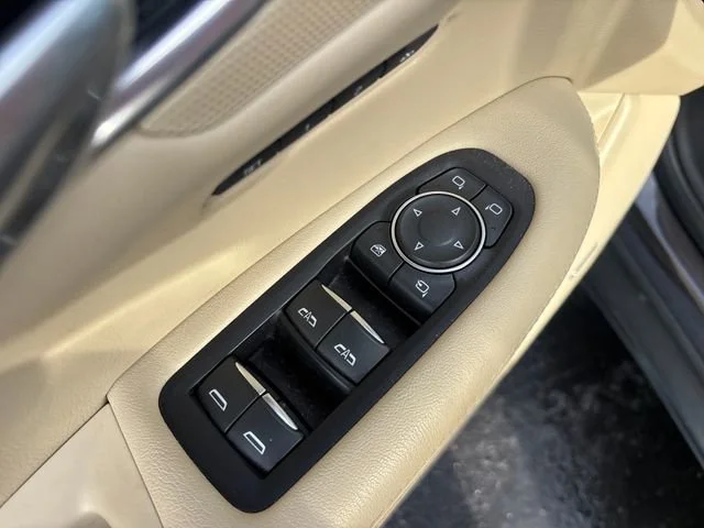 Used 2019 DARK GRANITE METALLIC Cadillac Luxury AWD image 12