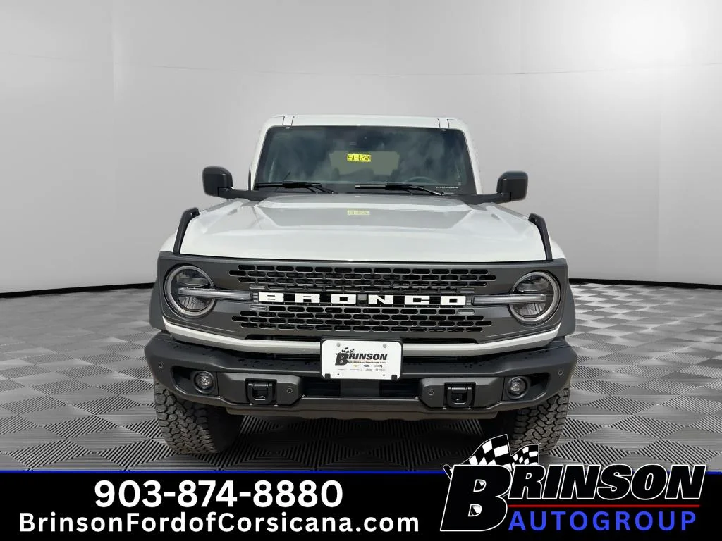 New 2026 Avalanche Gray Ford Badlands image 2