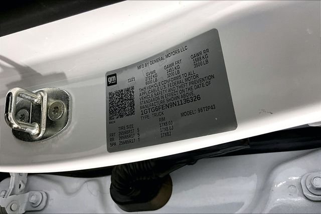 Used 2022 White GMC AT4 w/Leather image 19
