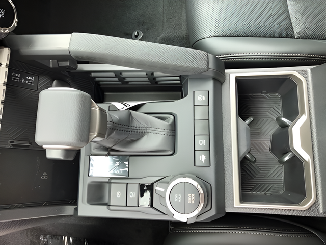 New 2026 Wind Chill Pearl <sup>1</sup> Toyota  Limited image 18