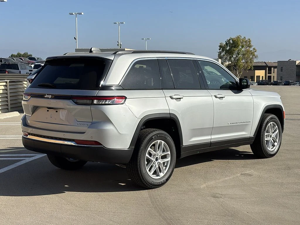 New 2026 Silver Jeep Laredo X image 3