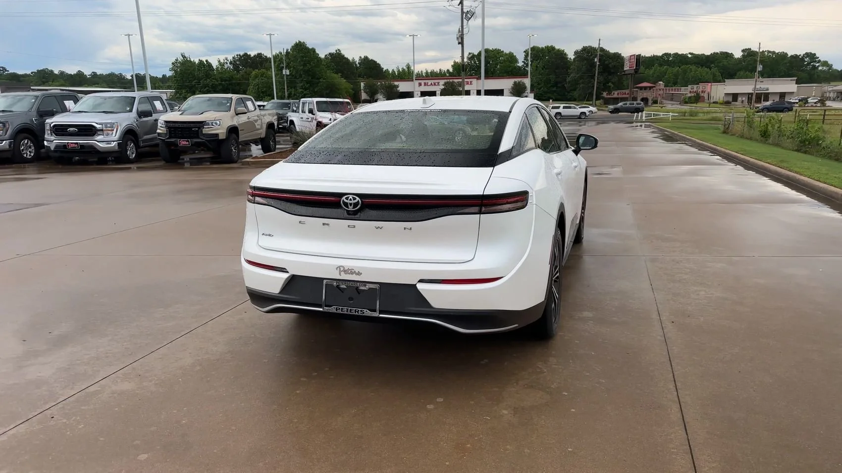 Used 2023 White Toyota XLE image 7