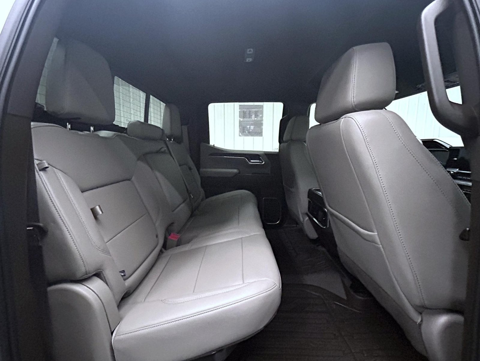 Used 2025 White GMC SLT image 18