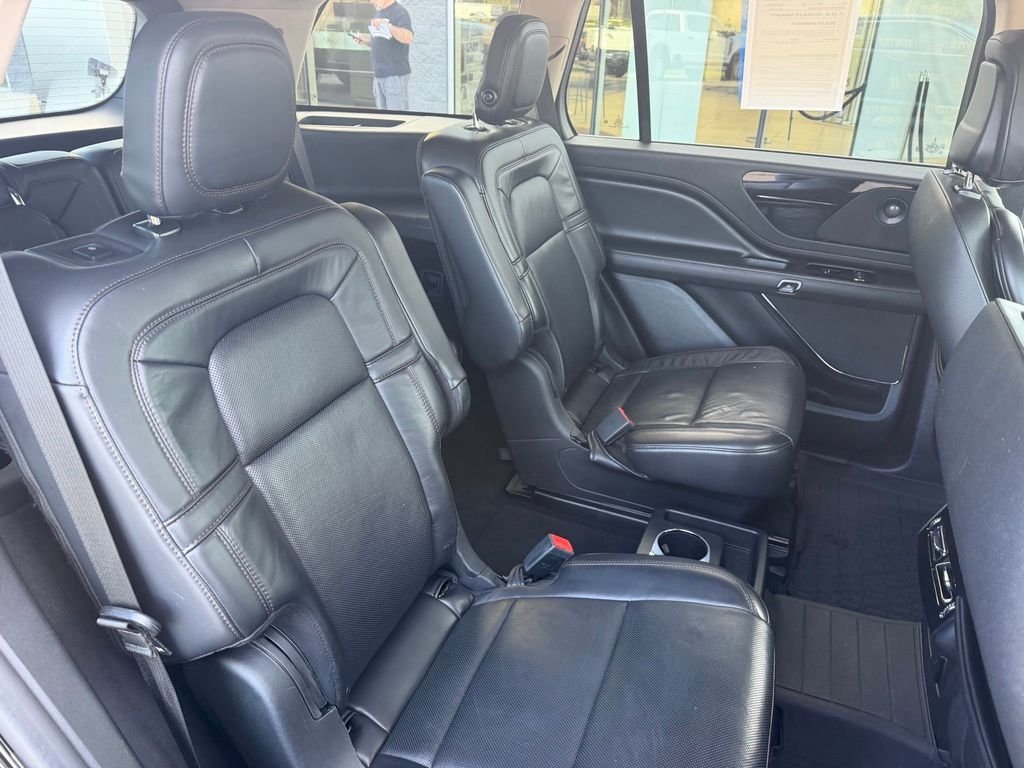Used 2020 Black Metallic Lincoln Reserve image 19