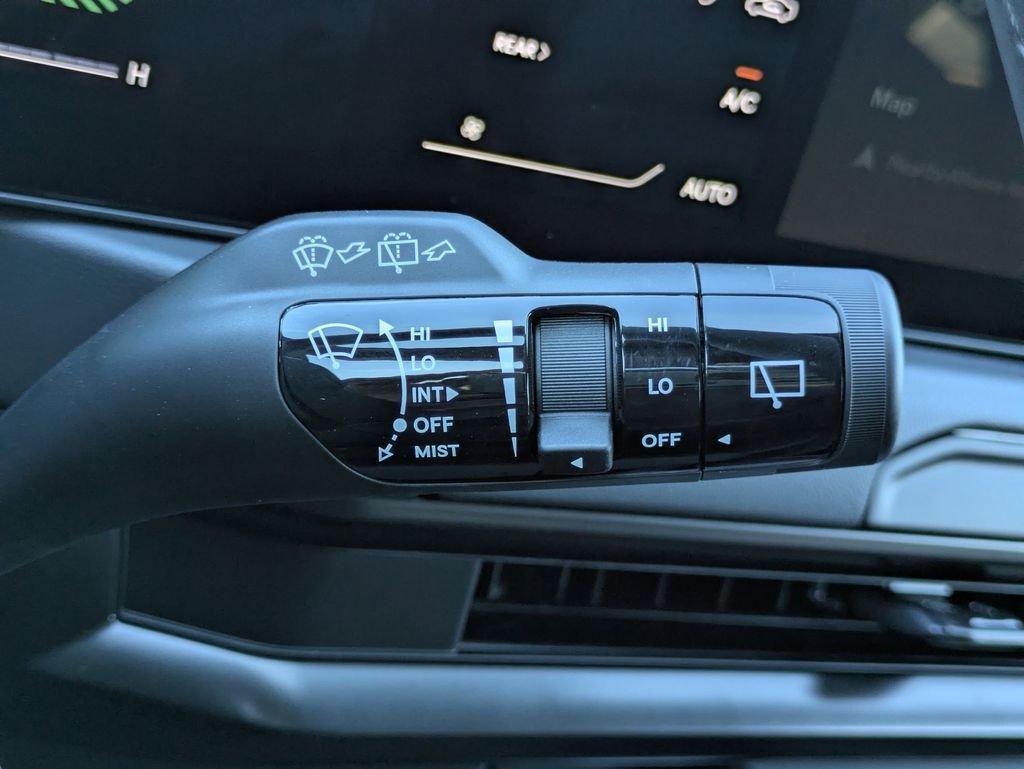 New 2027 Glacial White Pearl Kia X-Line EX image 31
