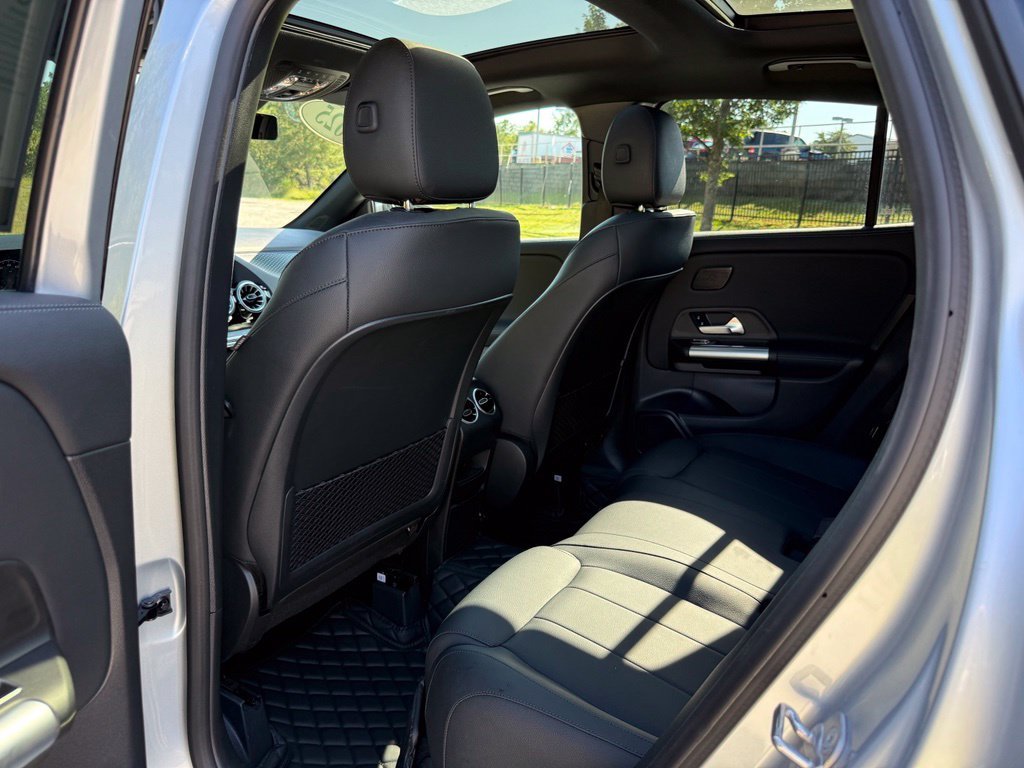 Used 2025  Mercedes-Benz GLA 250 image 23