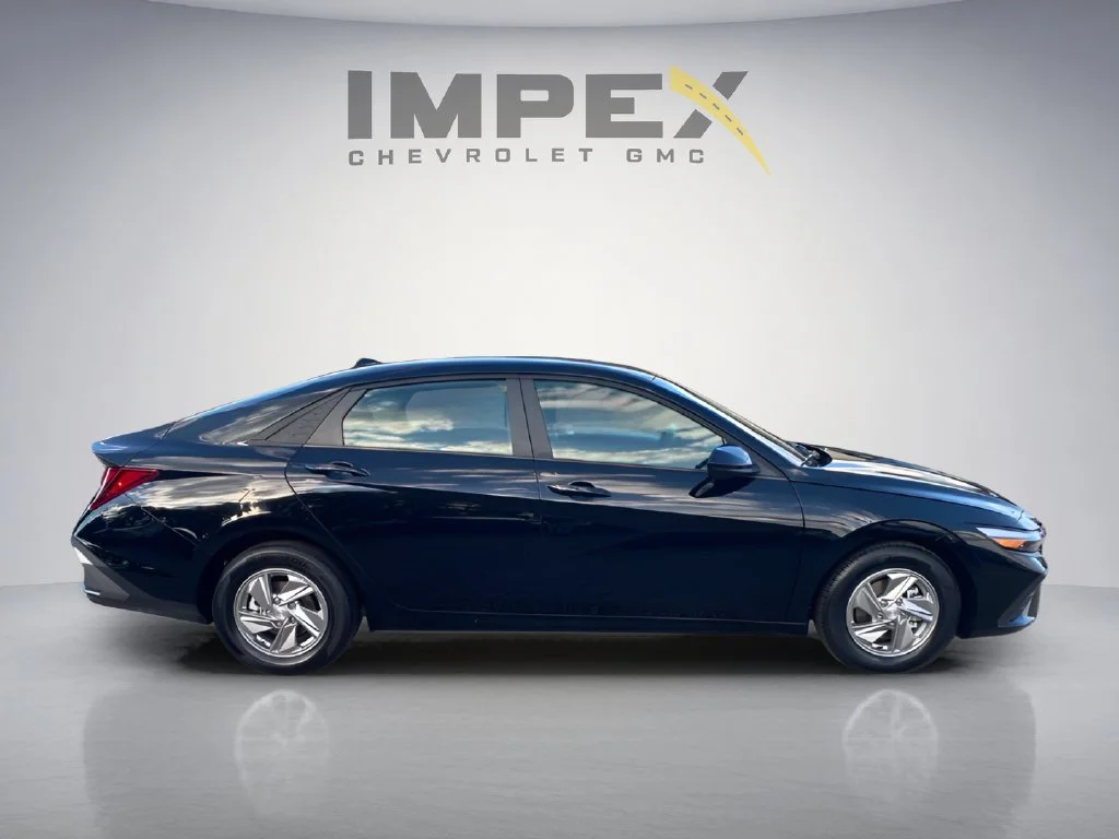 Used 2026 Black Hyundai SE image 6
