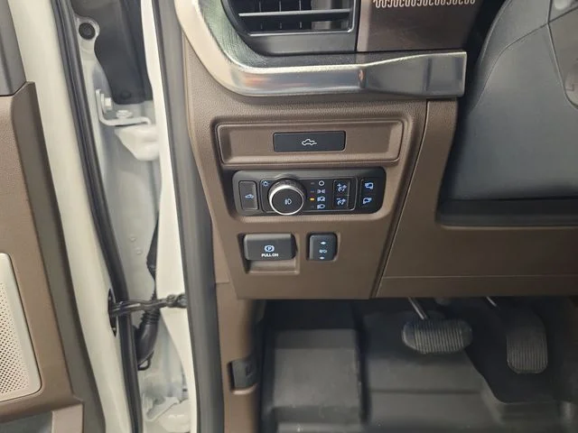 New 2026 Star White Metallic Tri-Coat Ford King Ranch® image 42