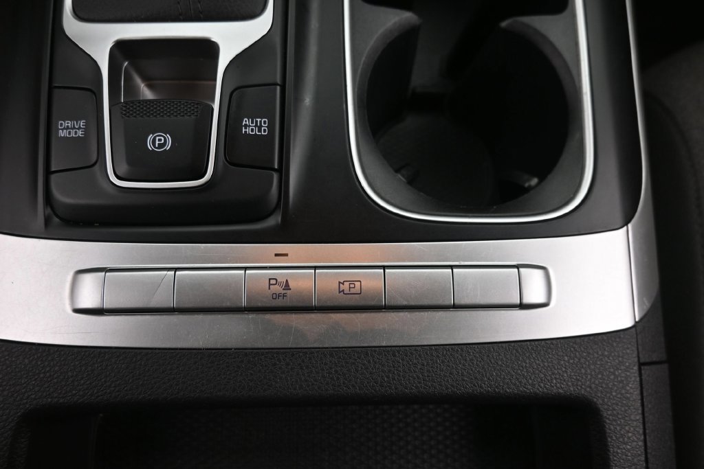 Used 2024 White Kia LX image 23