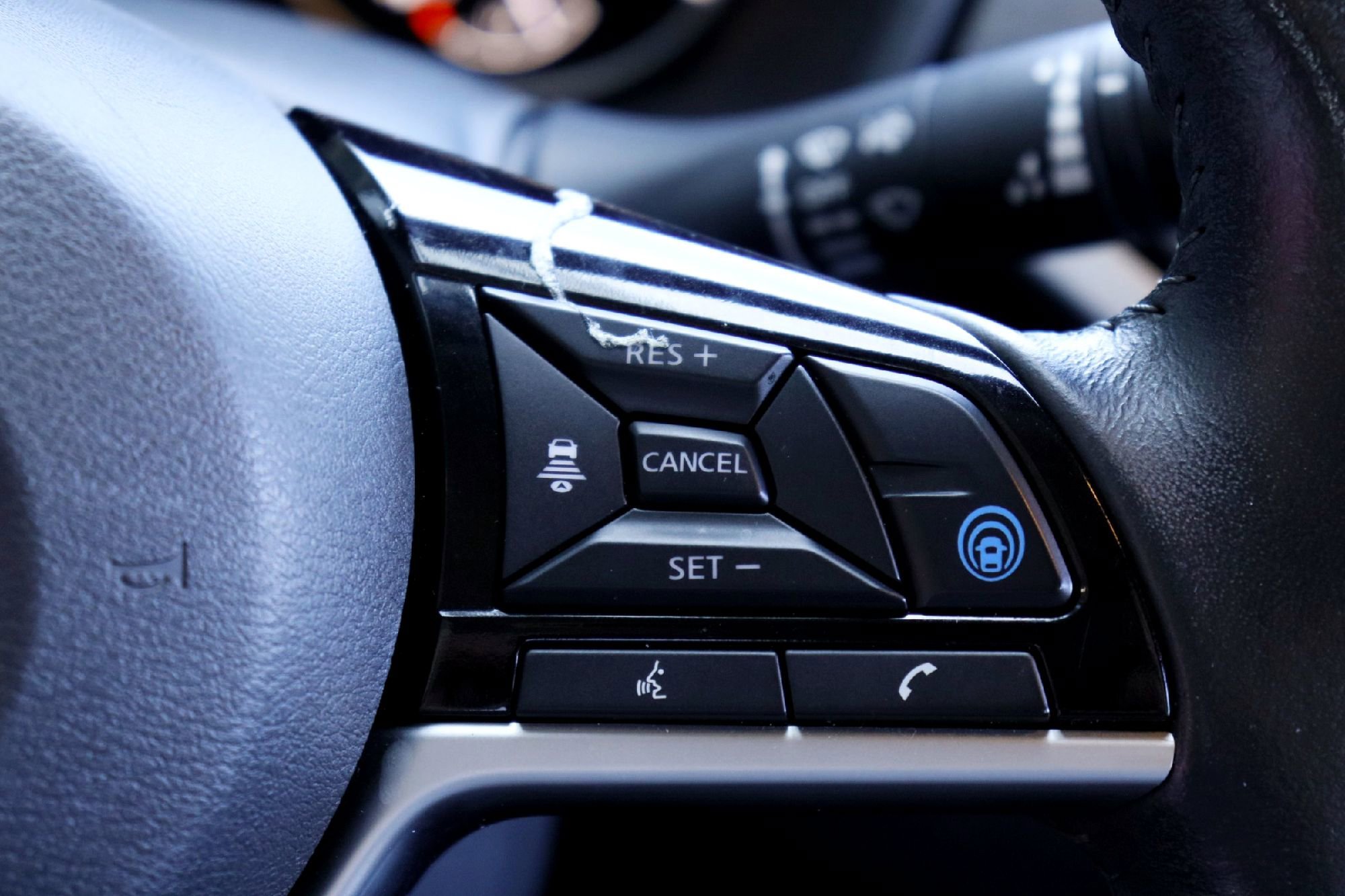 Used 2024 Super Black Nissan 2.5 SV image 13