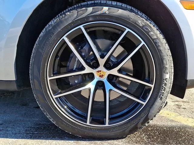 2025 Porsche Macan - Photo 11