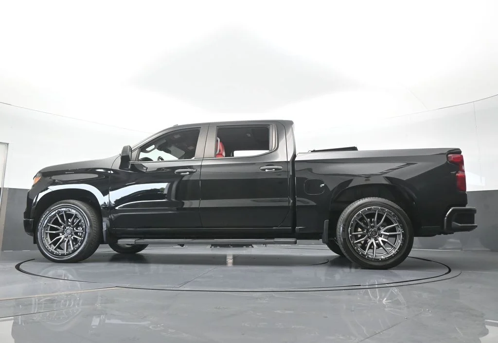 Used 2022 Black Chevrolet Custom image 56