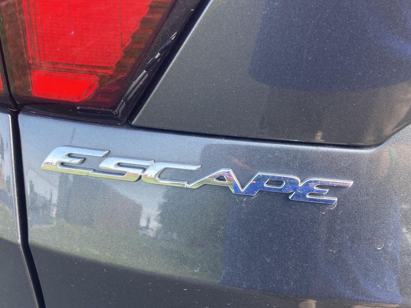 Used 2019 Magnetic Ford SE image 11