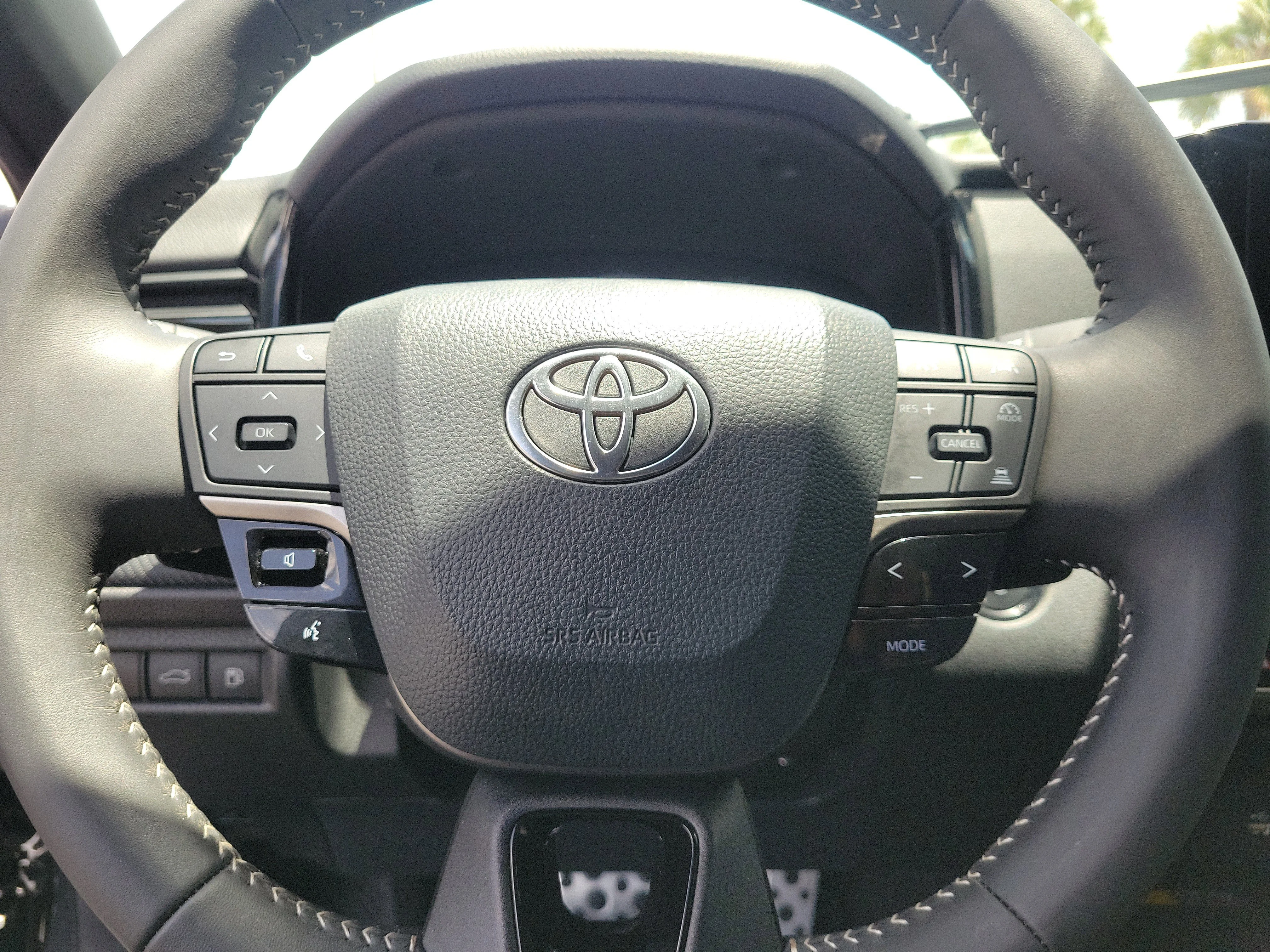 Used 2025 Underground Toyota LE image 18