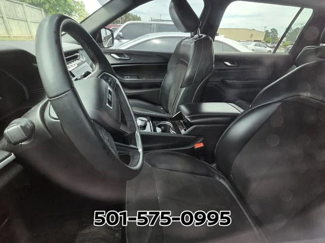 Used 2023 White Jeep Altitude image 8