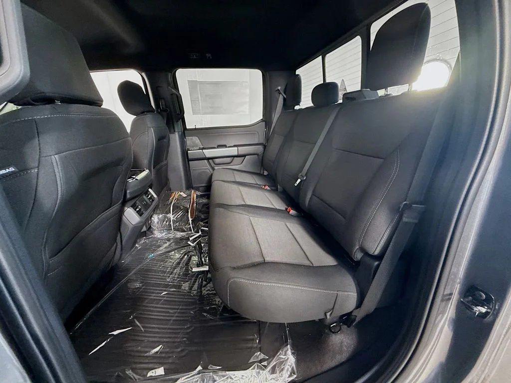 New 2026 Carbonized Gray Metallic Ford XLT image 24