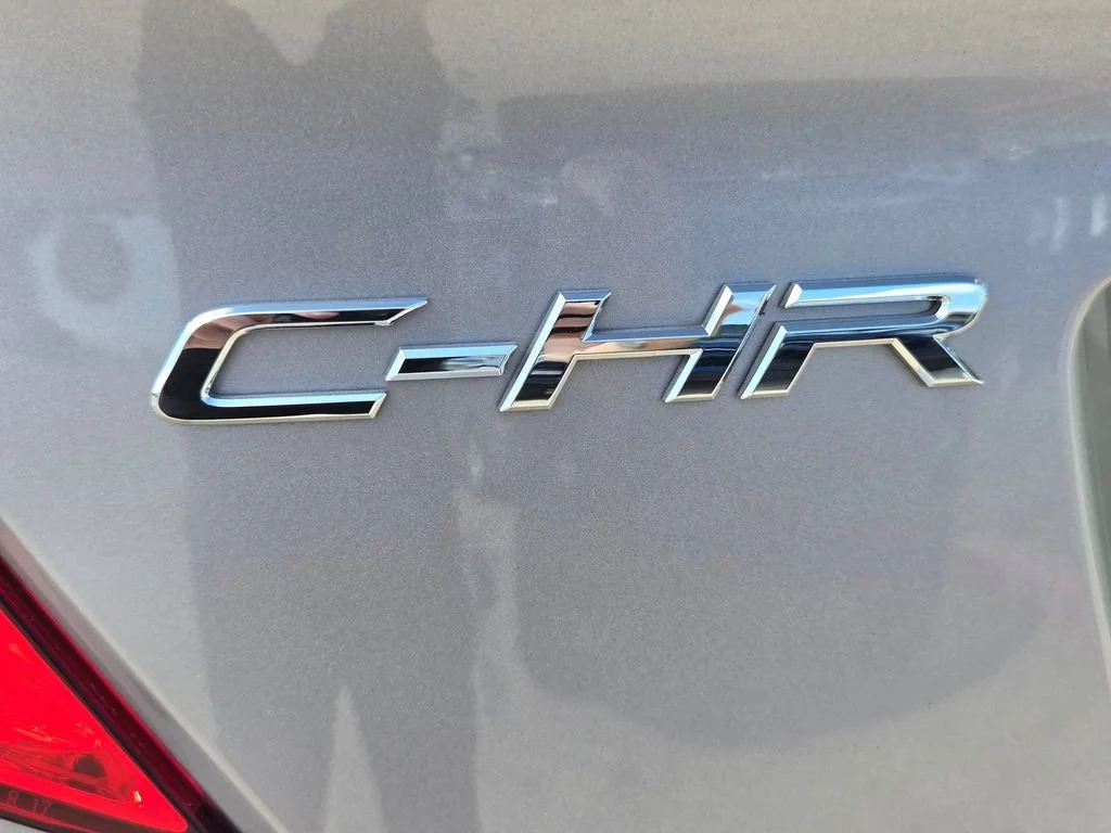 Used 2019 Silver Toyota XLE image 7