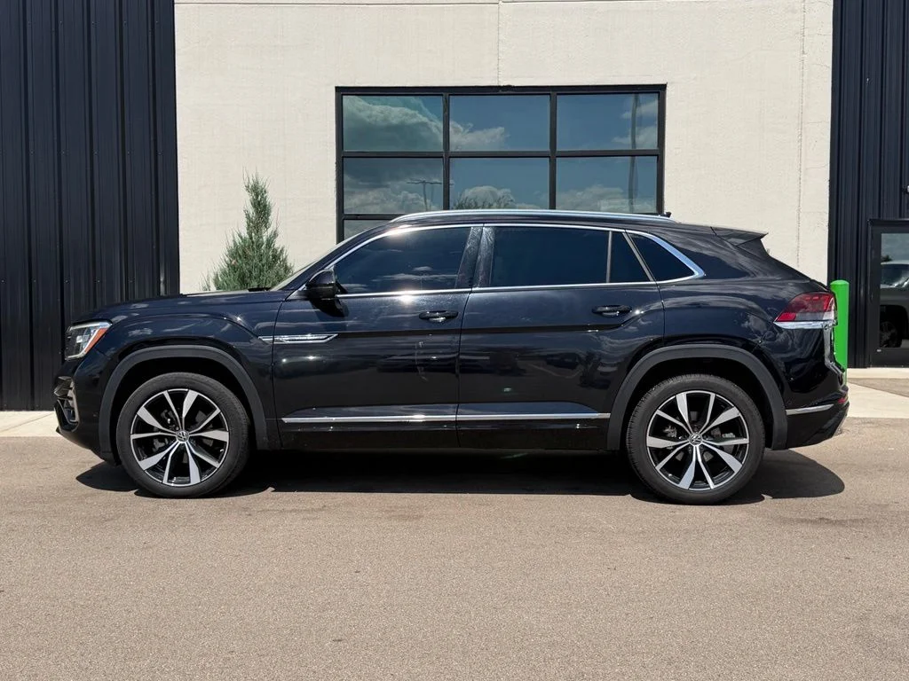 Used 2024 Black Volkswagen 2.0T SEL Premium R-Line image 2