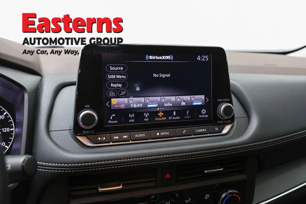 Used 2023 White Nissan S image 19