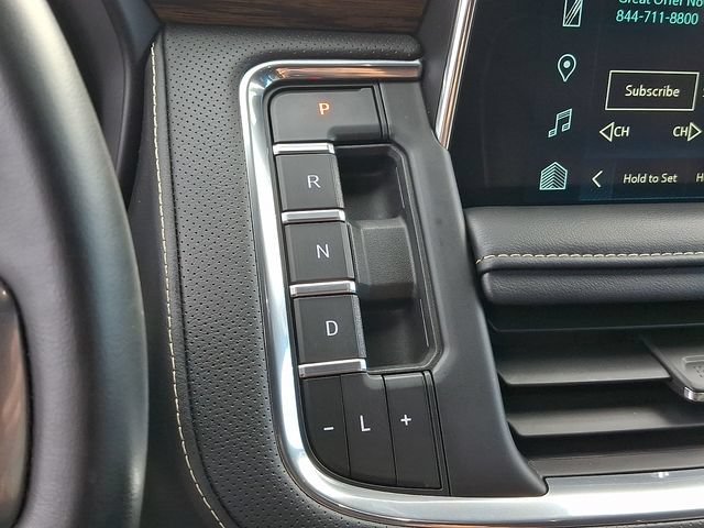 Used 2024 Iridescent Pearl Tricoat Chevrolet Premier image 16