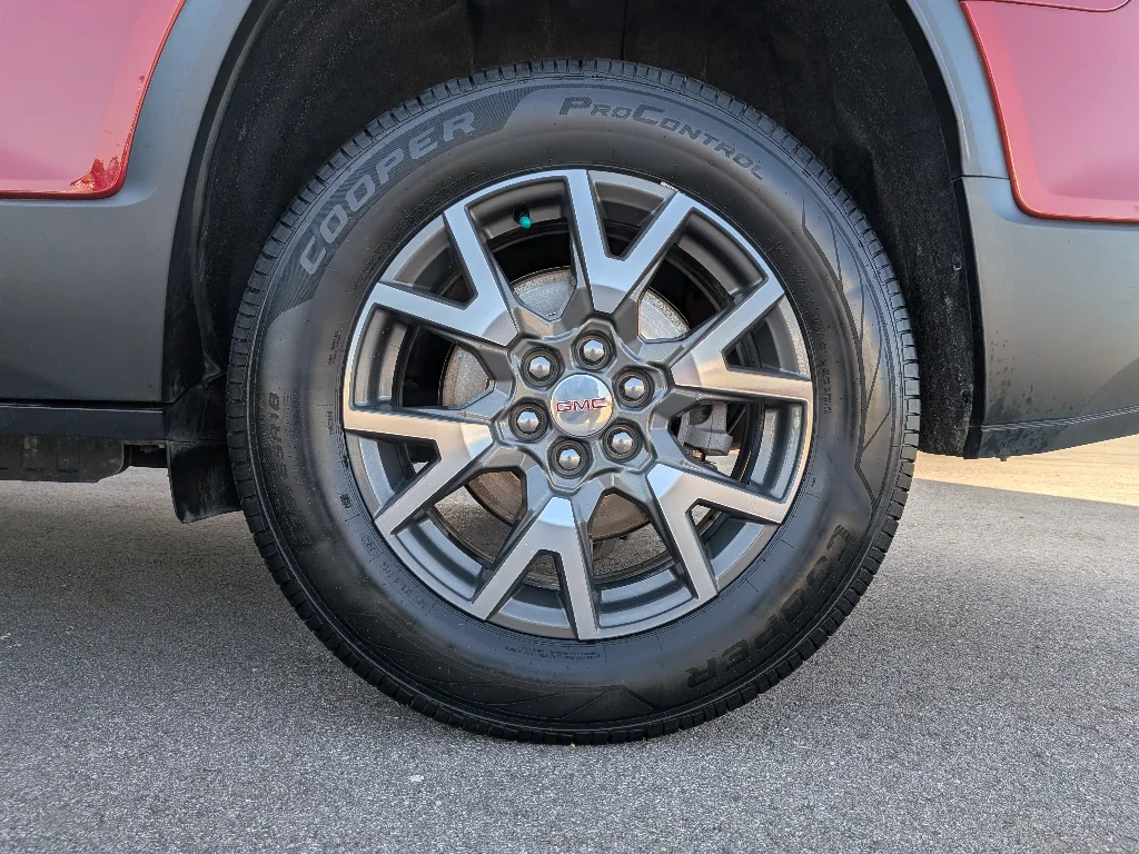 Used 2021 Cayenne Red Tintcoat GMC SLE image 26