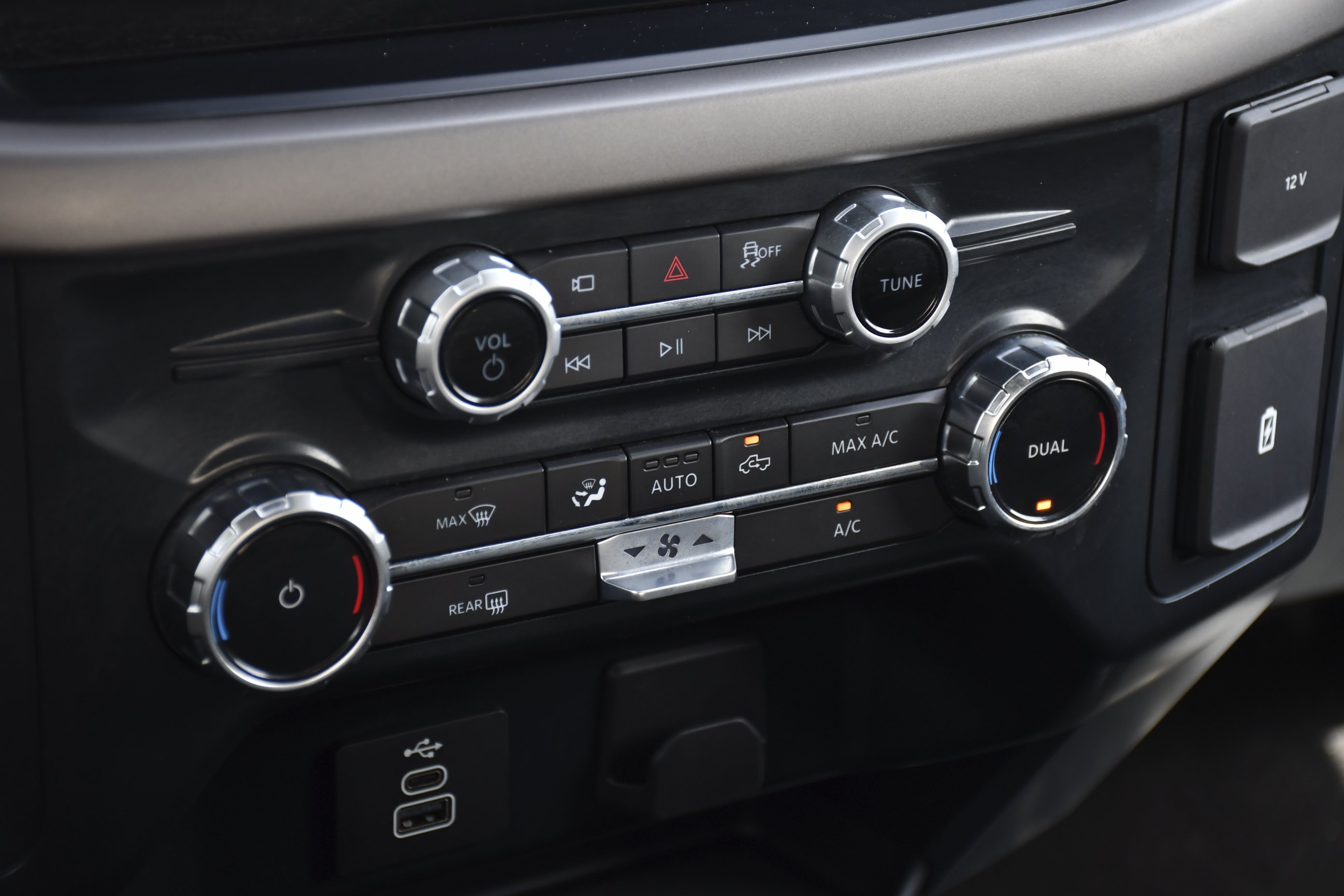Used 2025 Black Metallic Ford XLT image 12