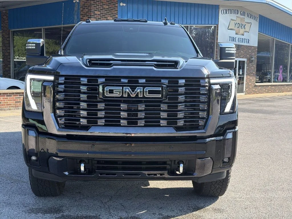 Used 2024 Black GMC Denali Ultimate image 30
