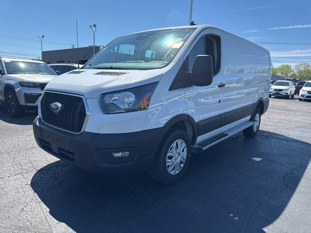 Used 2025 Oxford White Ford Base image 6