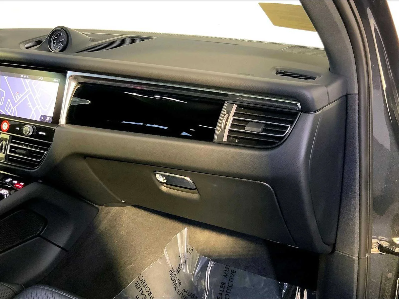 2026 Porsche Macan Base - Photo 22