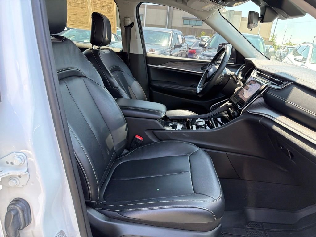 Used 2022 White Jeep Limited image 19