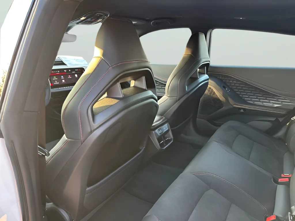 2026 Dodge Charger Daytona Scat Pack - Photo 24