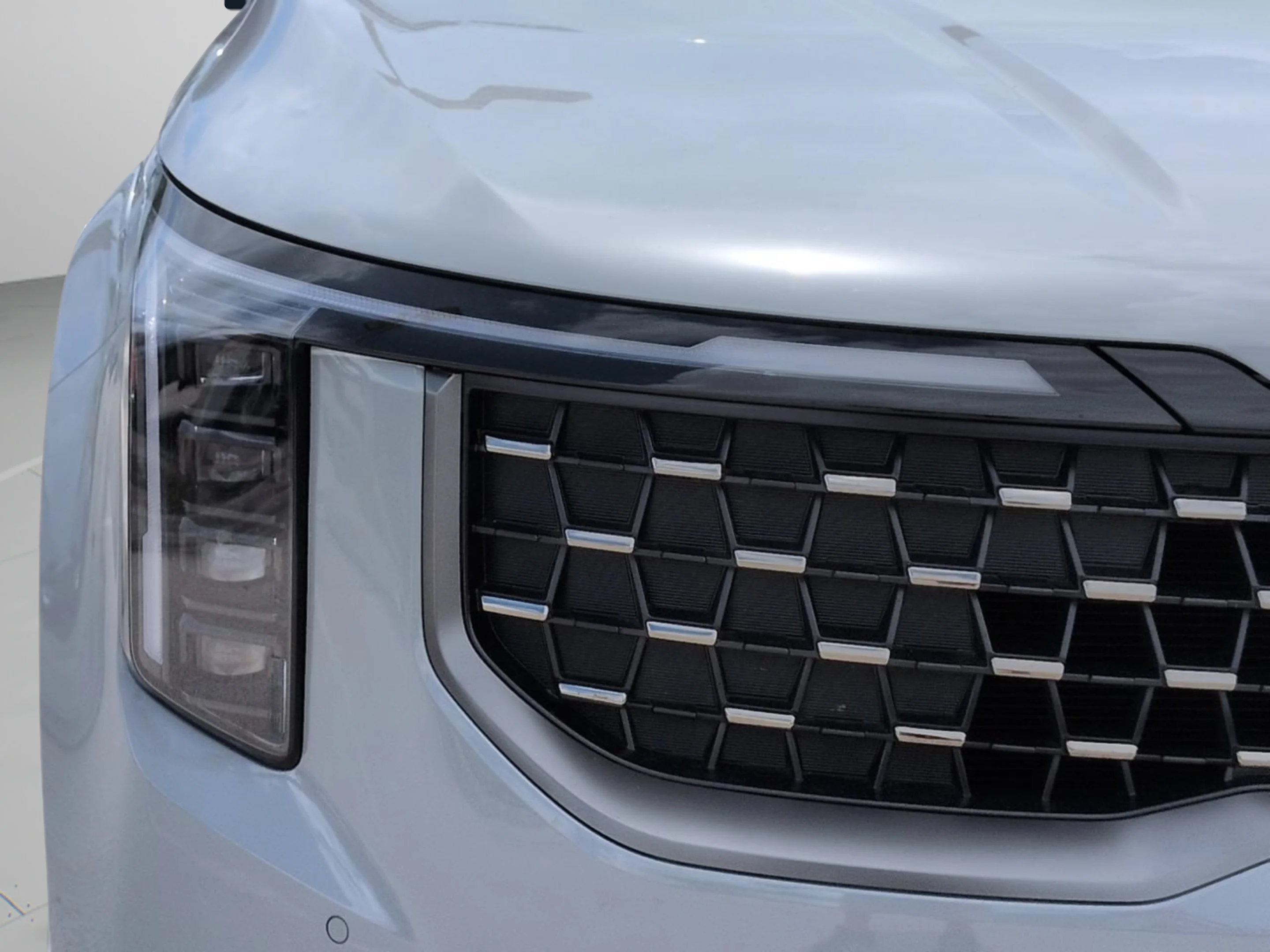 New 2026 Ceramic Silver Kia SX Prestige image 35