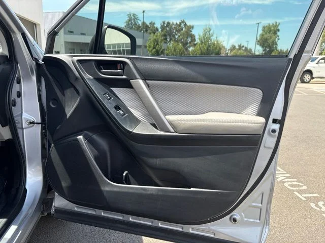 Used 2017 Silver Subaru 2.5i image 16