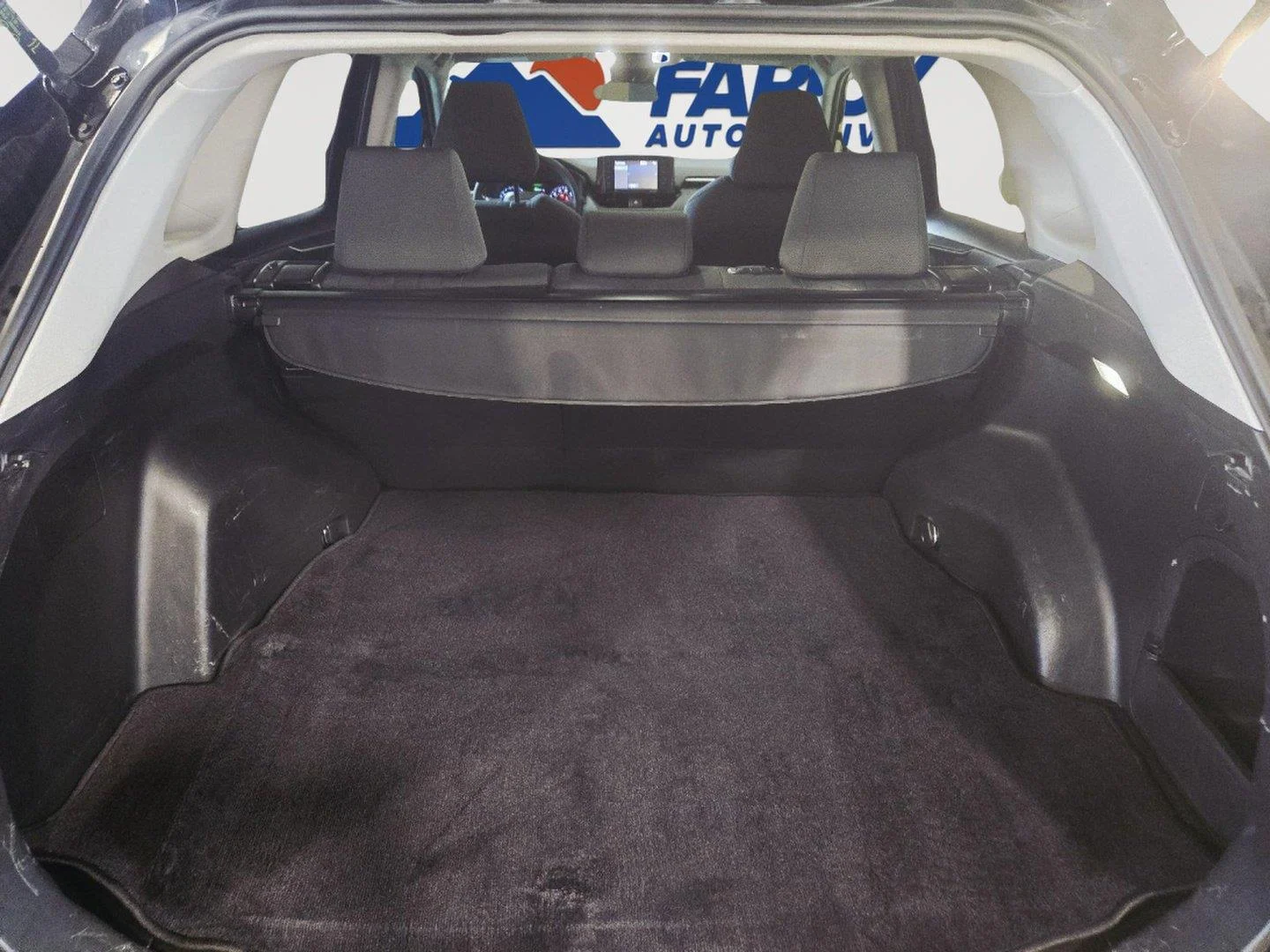 Used 2022 Midnight Black Metallic Toyota Hybrid XLE image 31