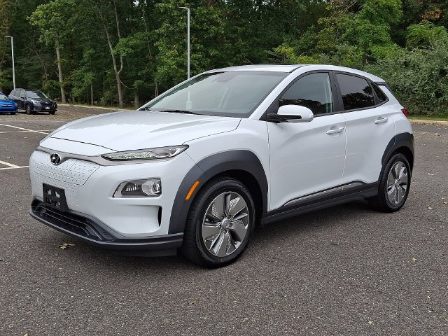 Used 2021 White Hyundai Limited image 4