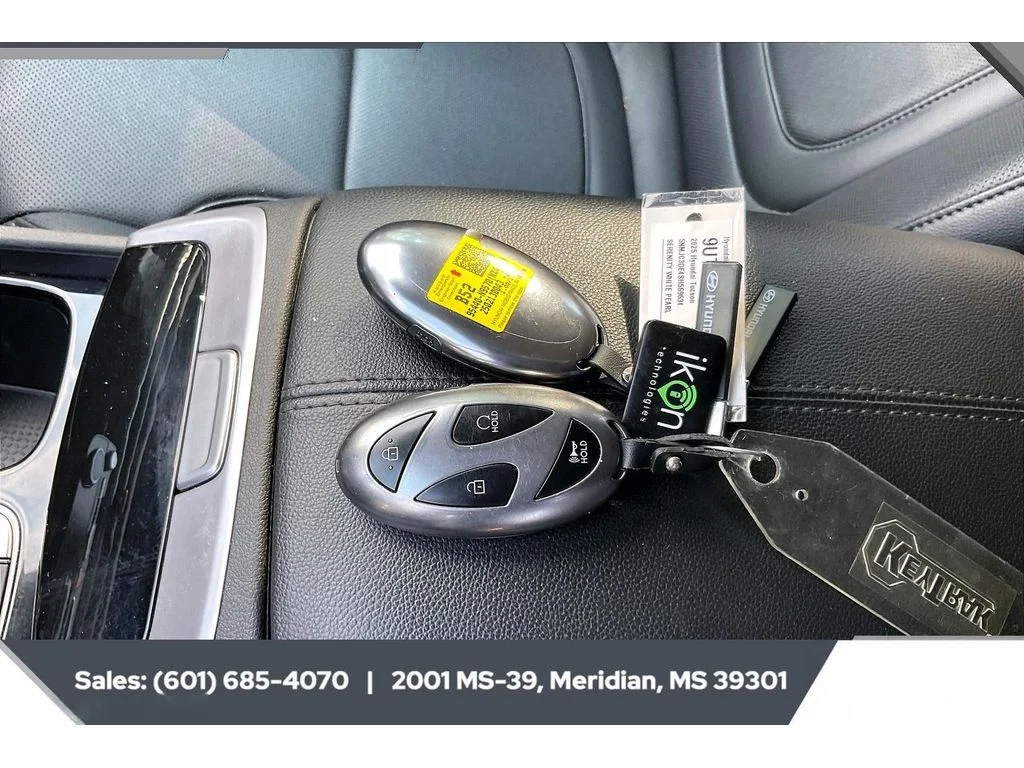 Used 2025 SERENITY WHITE PEARL Hyundai SEL Convenience image 9